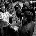 DSCN1460-2004  Juttas suppenküche für obdachlose - ostersonntag 11. april 2004 seit vielen jahren - jeden 2. sonntag 15 uhr am dom forum - for homeless only : streetlife, cologne-photo, die-wege