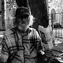 DSCN9615-2003  eine bemerkenswerte begegnung - er zeigte mir viel fotos aus seiner vergangenheit als landvermesser : streetlife, cologne, die-wege-photo