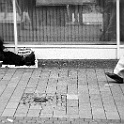 DSCN04-1428-streetlife  1artikel 3.1 " alle menschen sind vor dem gesetz gleich." : photoprojekte, ICH-ag 2004, armes deutschland 2004